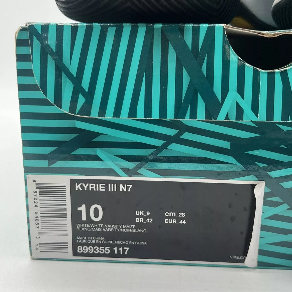 Nike Low Top Sneakers Nike Kyrie 3 NF White