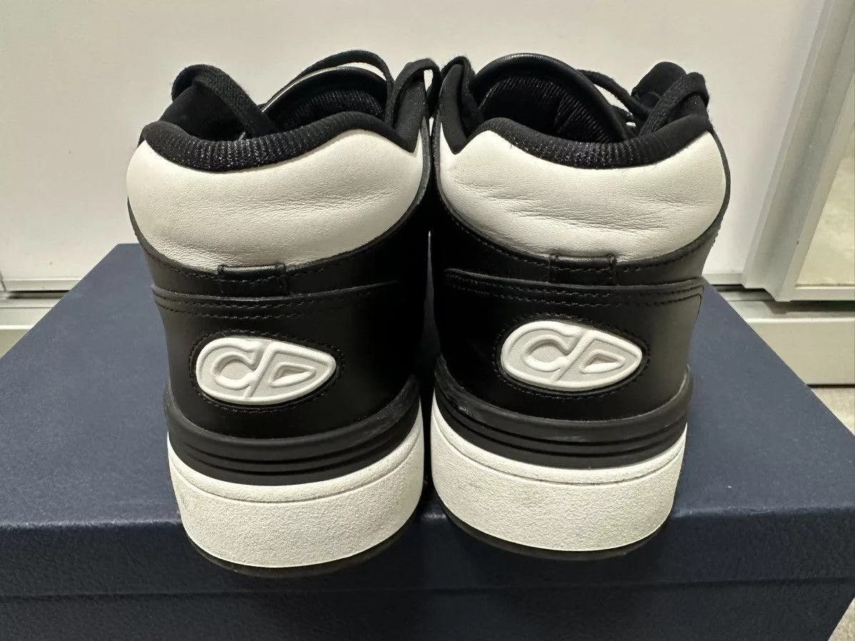 Dior Low Top Sneakers Dior B57 Mid-Top Sneaker - 11.5 US Black