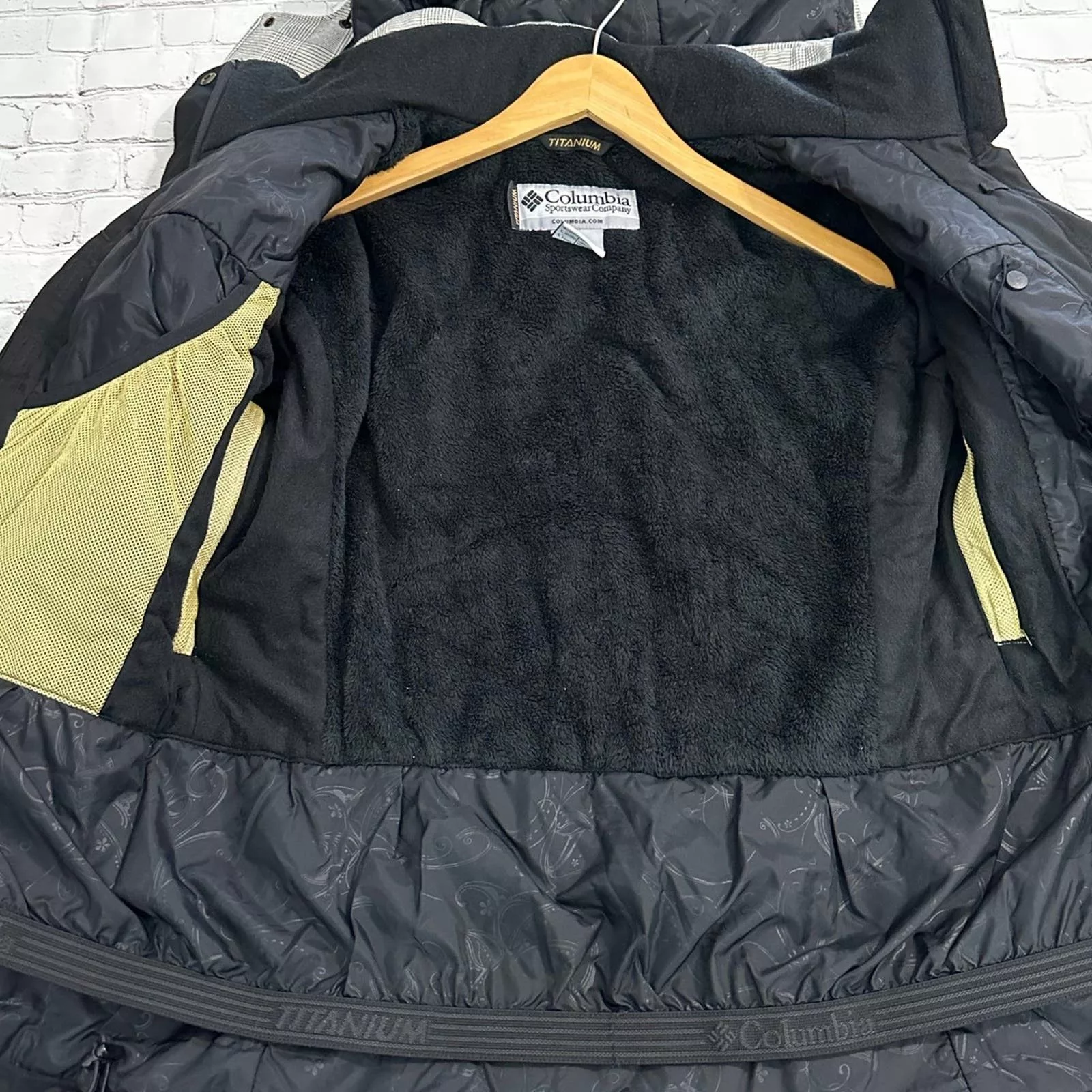 Columbia Jackets COLUMBIA TITANIUM OMNI TECH WATERPROOF SHELL JACKET Gray