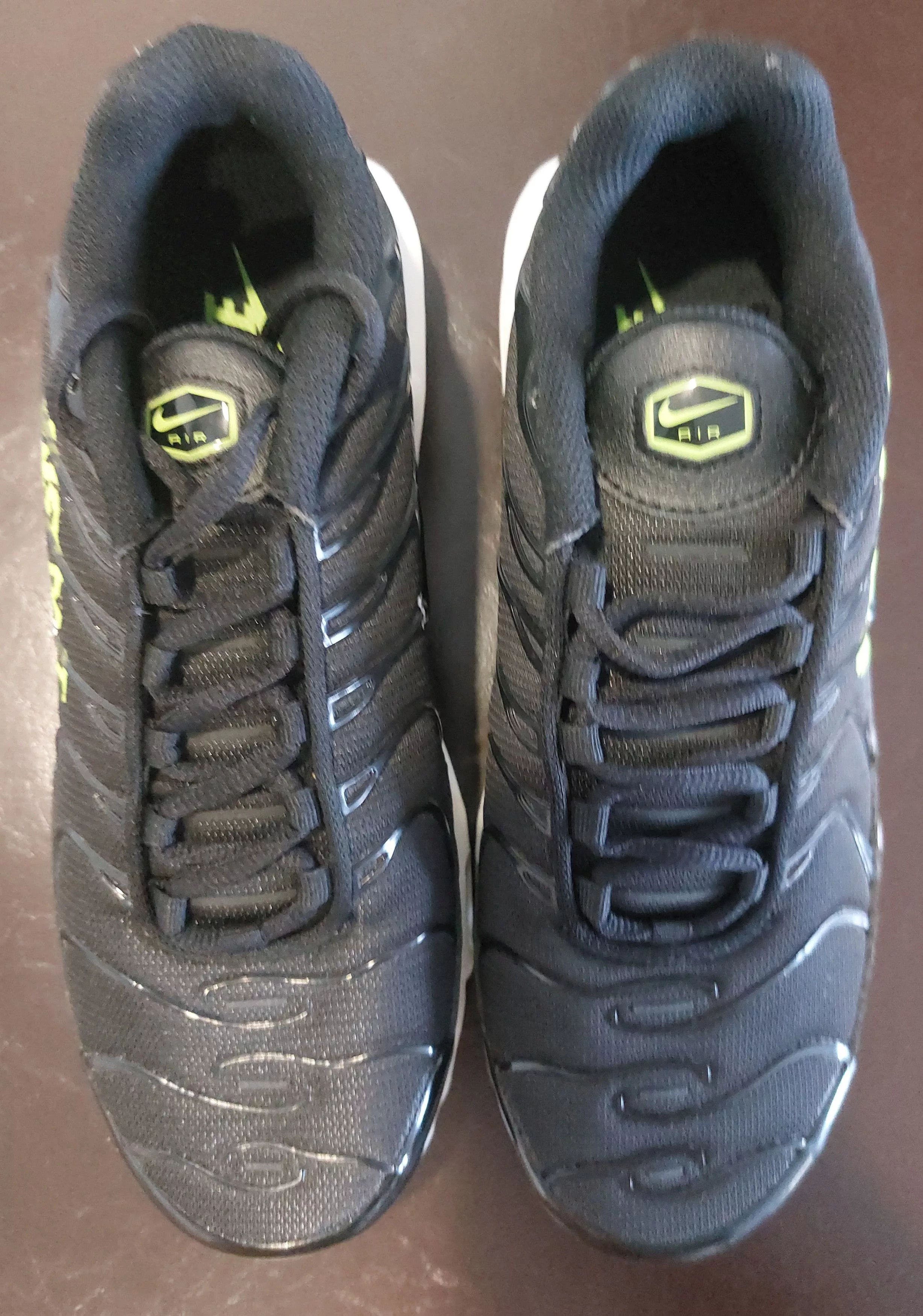 Nike Low Top Sneakers Nike Air Max Plus Black Volt Just Do It