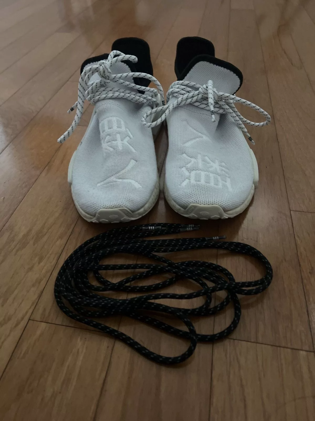 Pharrell Low Top Sneakers Pharrell Human Race - Extra Eye White
