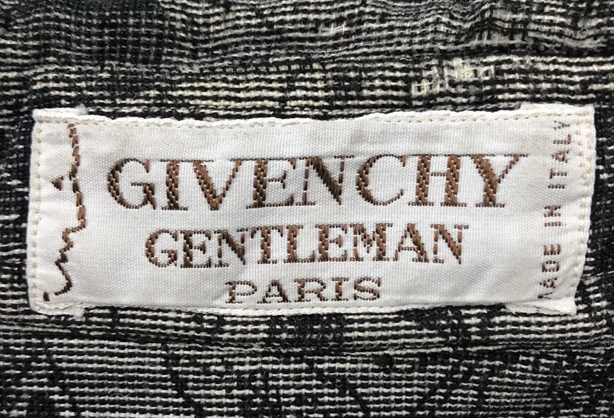 Givenchy Shirts Button Ups GIVENCHY GENTLEMAN PARIS MADE IN ITALY SHIRT BUTTON UP Gray