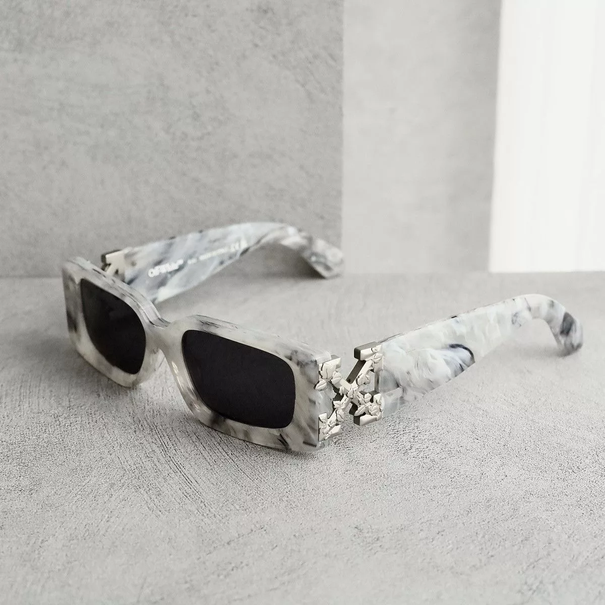 Off-White Sunglasses Off-White OFF WHITE ROMA SUNGLASSES Black