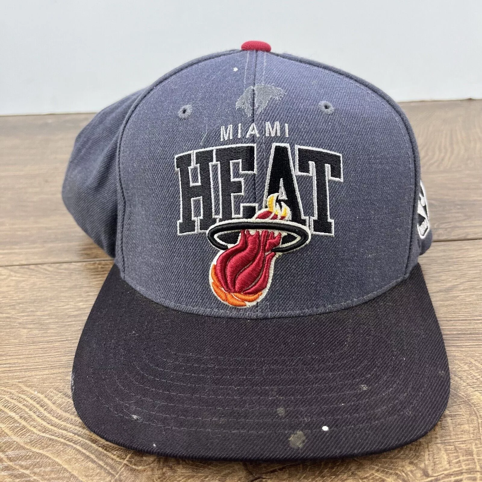 Mitchell & Ness Hats Miami Heat Snapback Hat Mitchell & Ness Gray Cap Adjustable