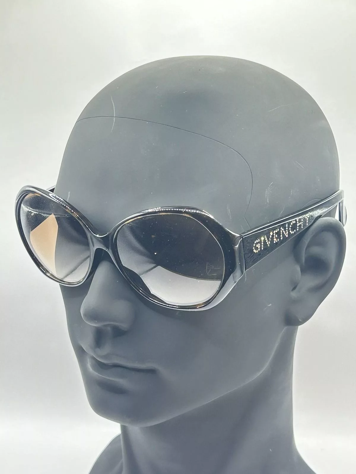 Givenchy Sunglasses SGV616S Black