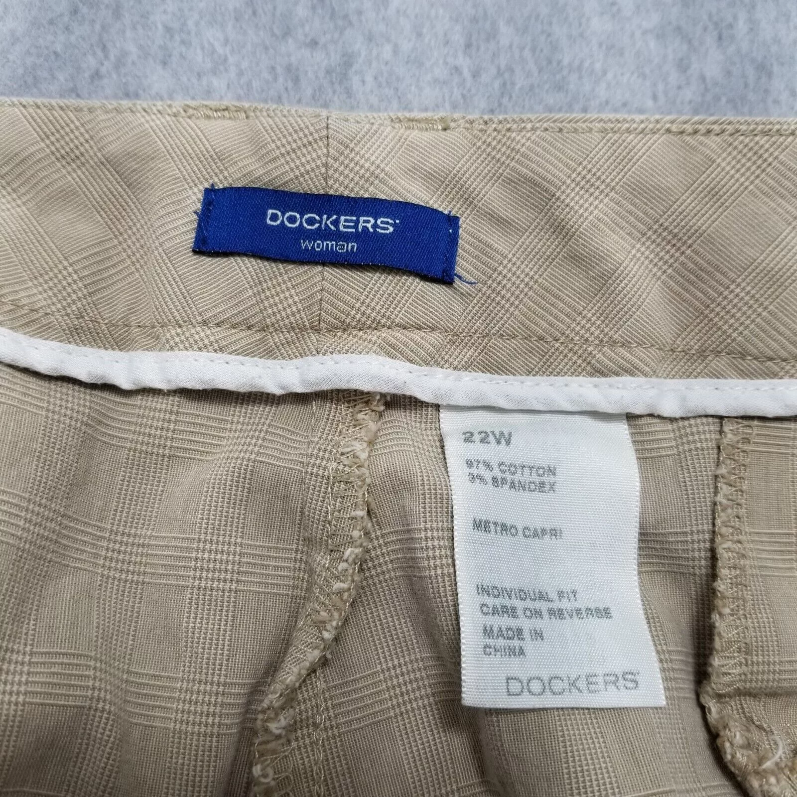 Dockers Pants Womens 22 Pockets Capri 41x20 Casual Plaid Multi