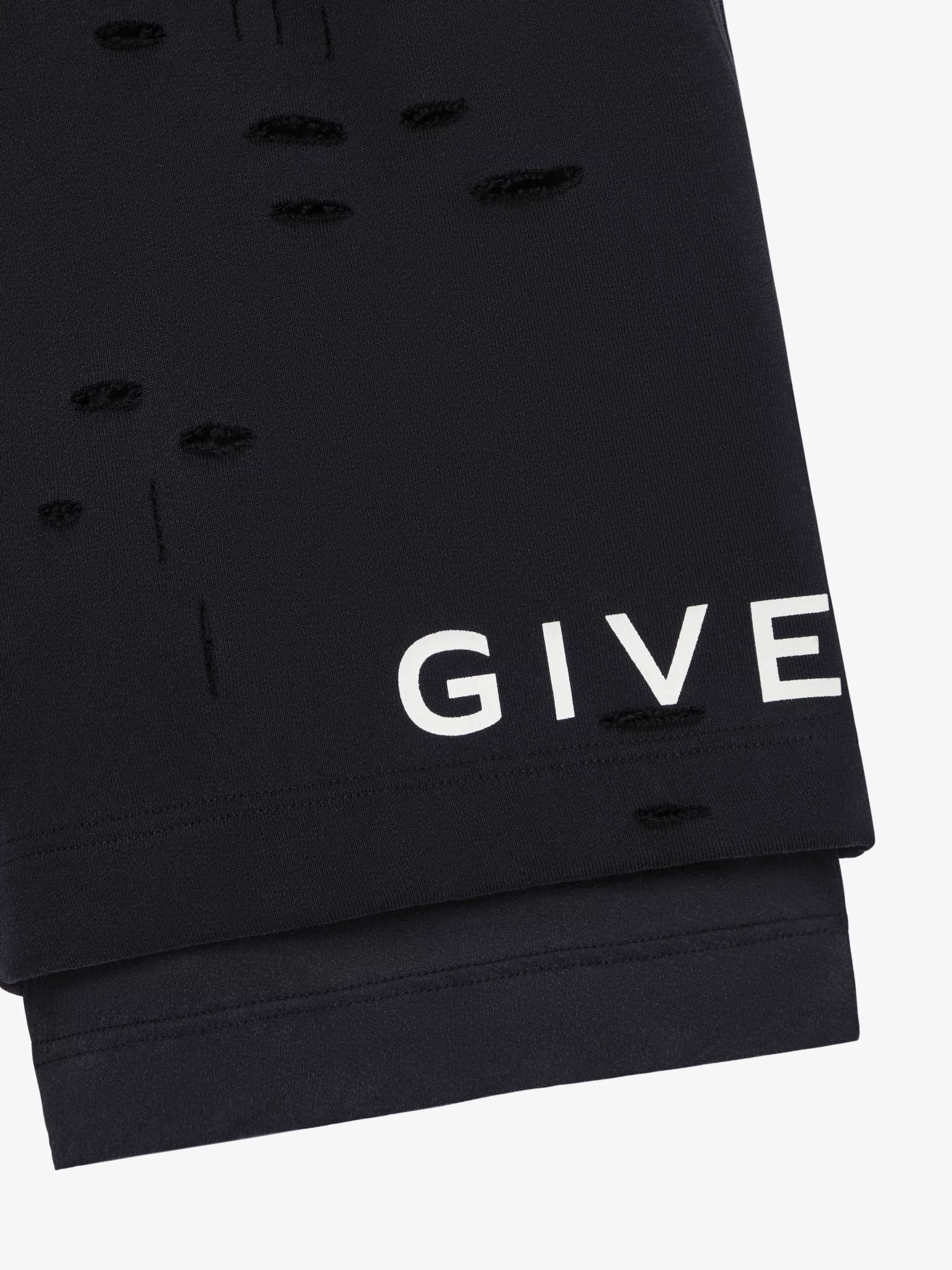 Givenchy Shorts Givenchy os11x0724 Archetype Shorts in Black
