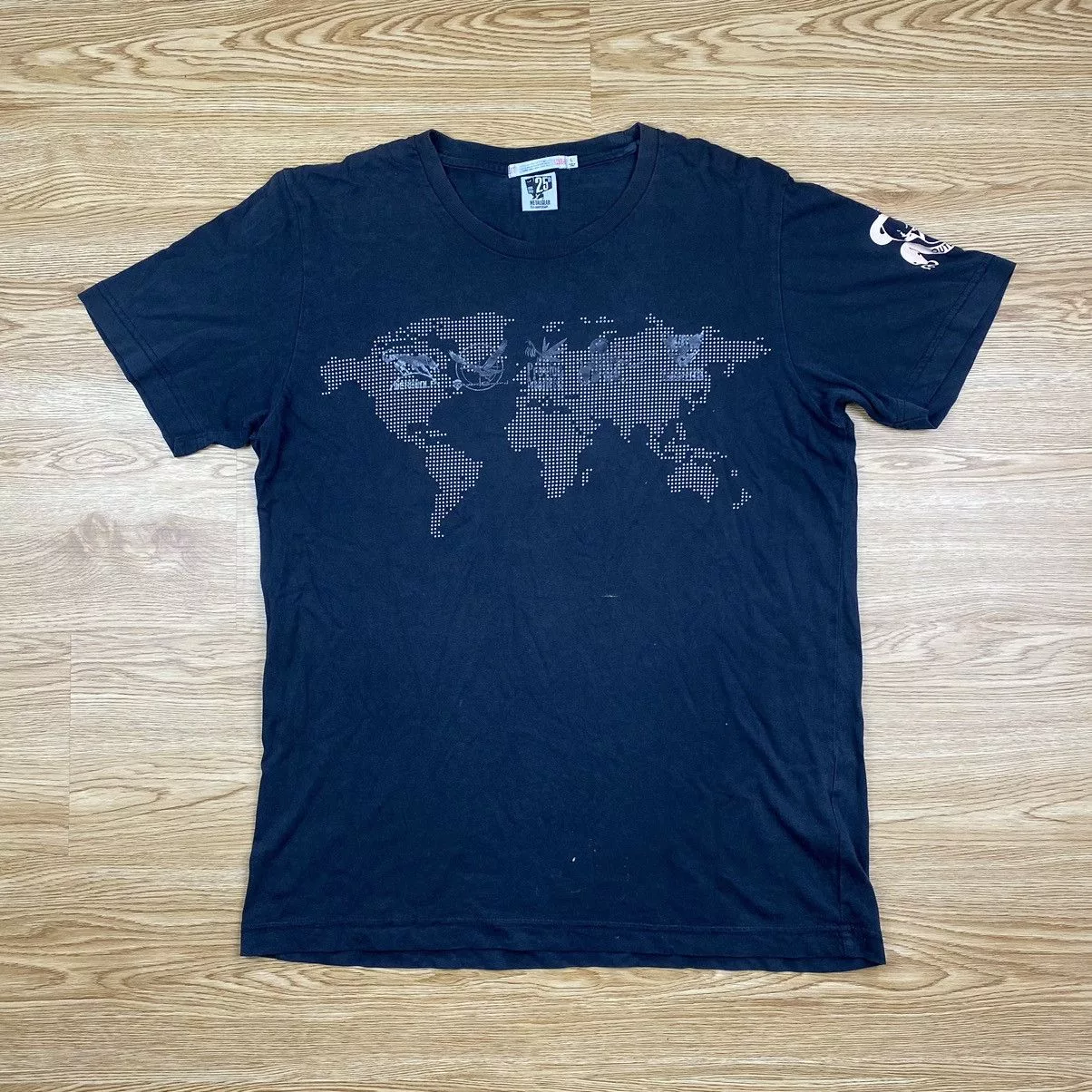 Uniqlo Short Sleeve T Shirts Uniqlo Metal Gear Outer Haven Black