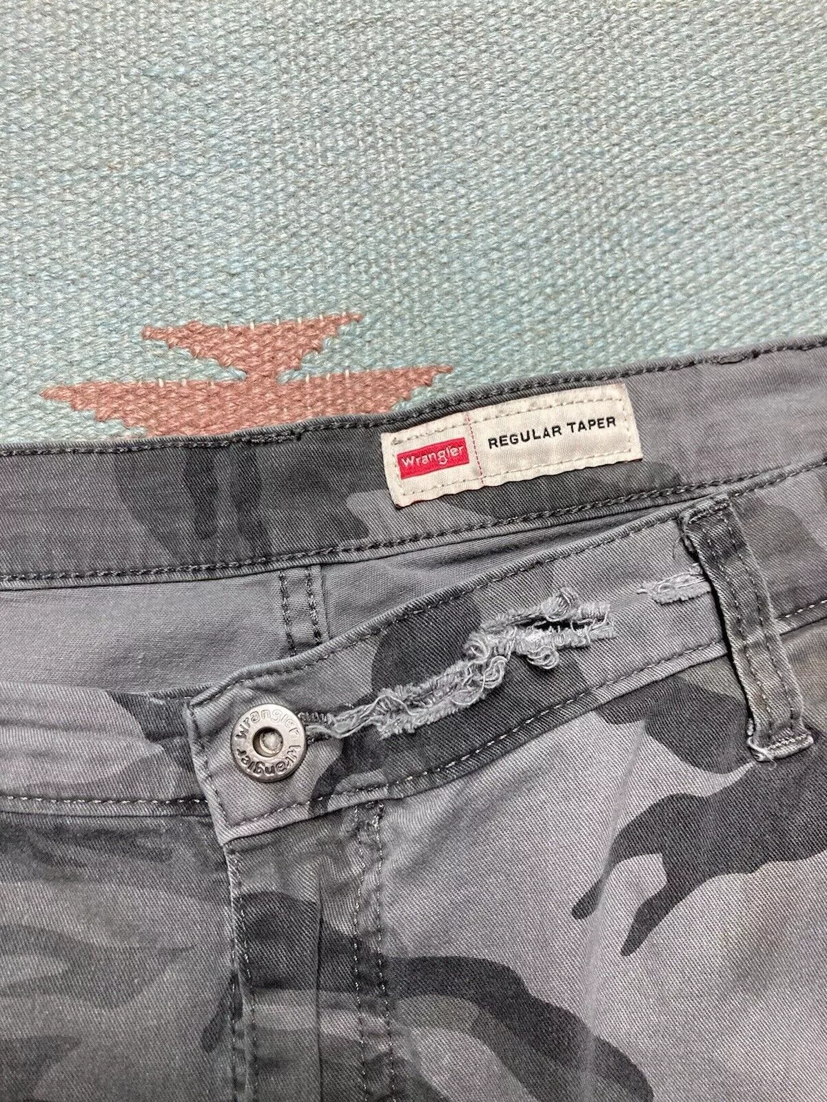 Vintage Shorts Vintage × Wrangler VTG y2k wrangler camo cargo shorts cut off baggy skater 40 Multi Streetwear