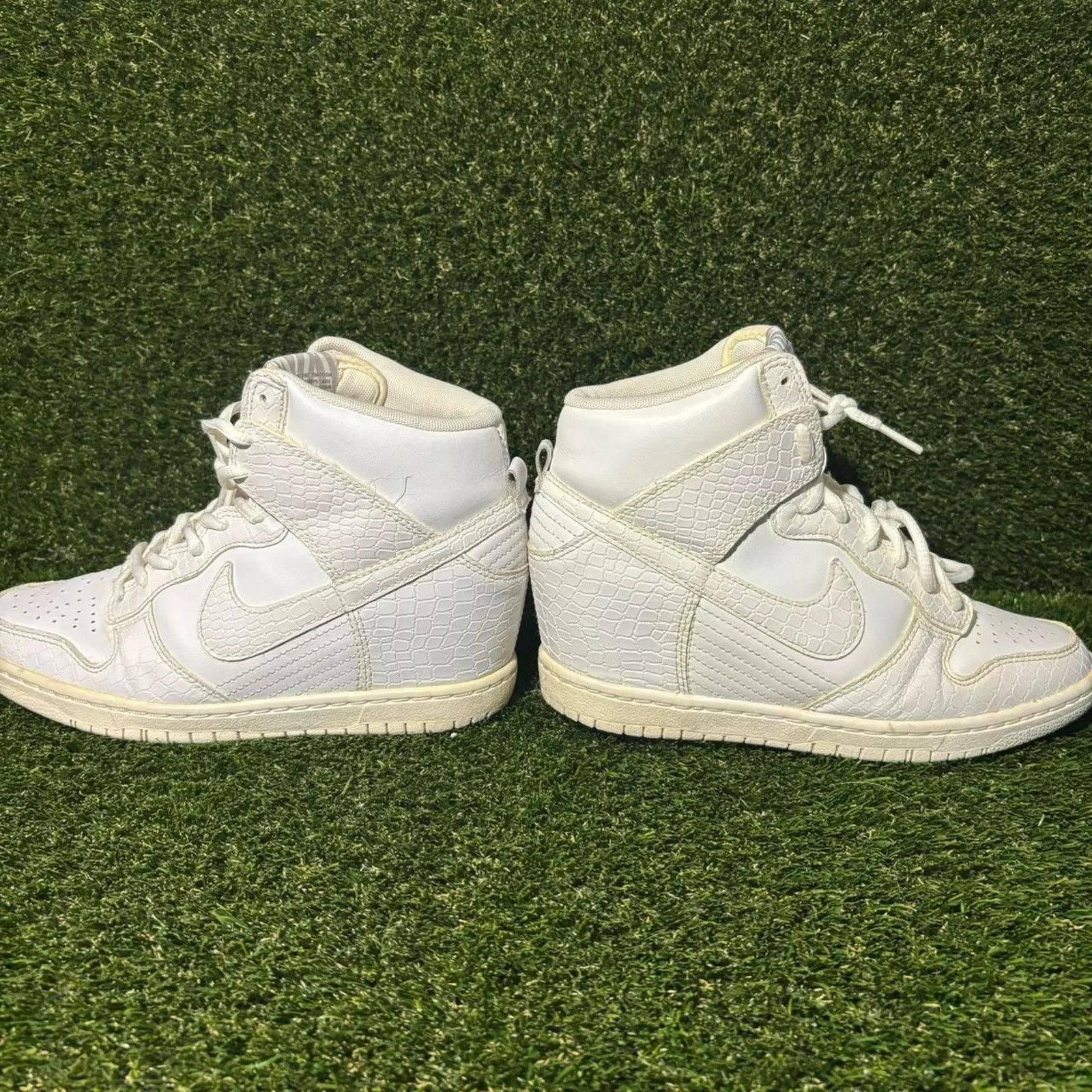 Nike Low Top Sneakers Size 7 - Nike Dunk High White