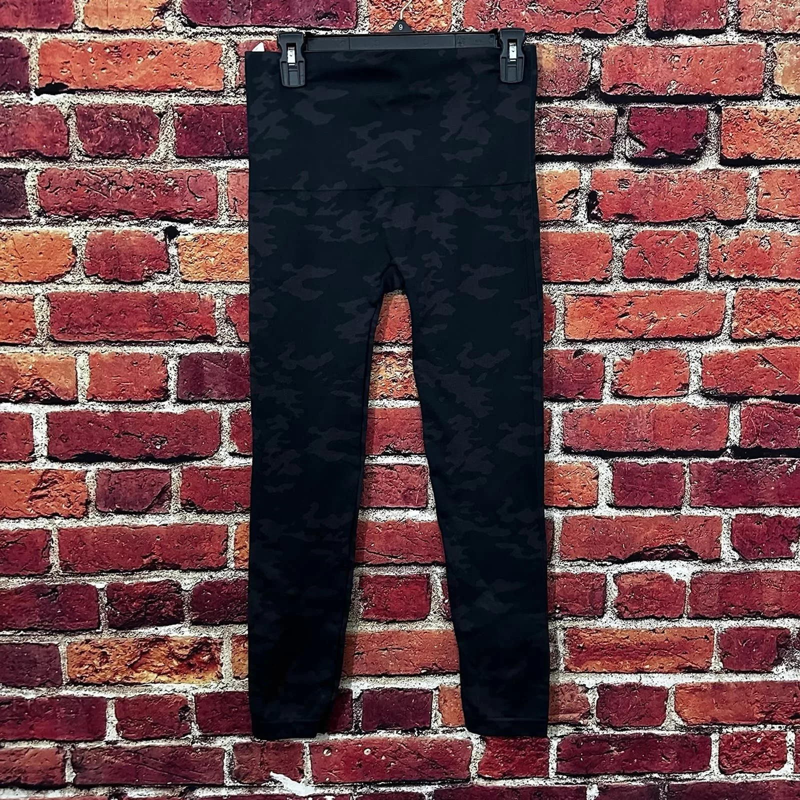 Spanx Leggings SPANX camouflage seamless leggings Black
