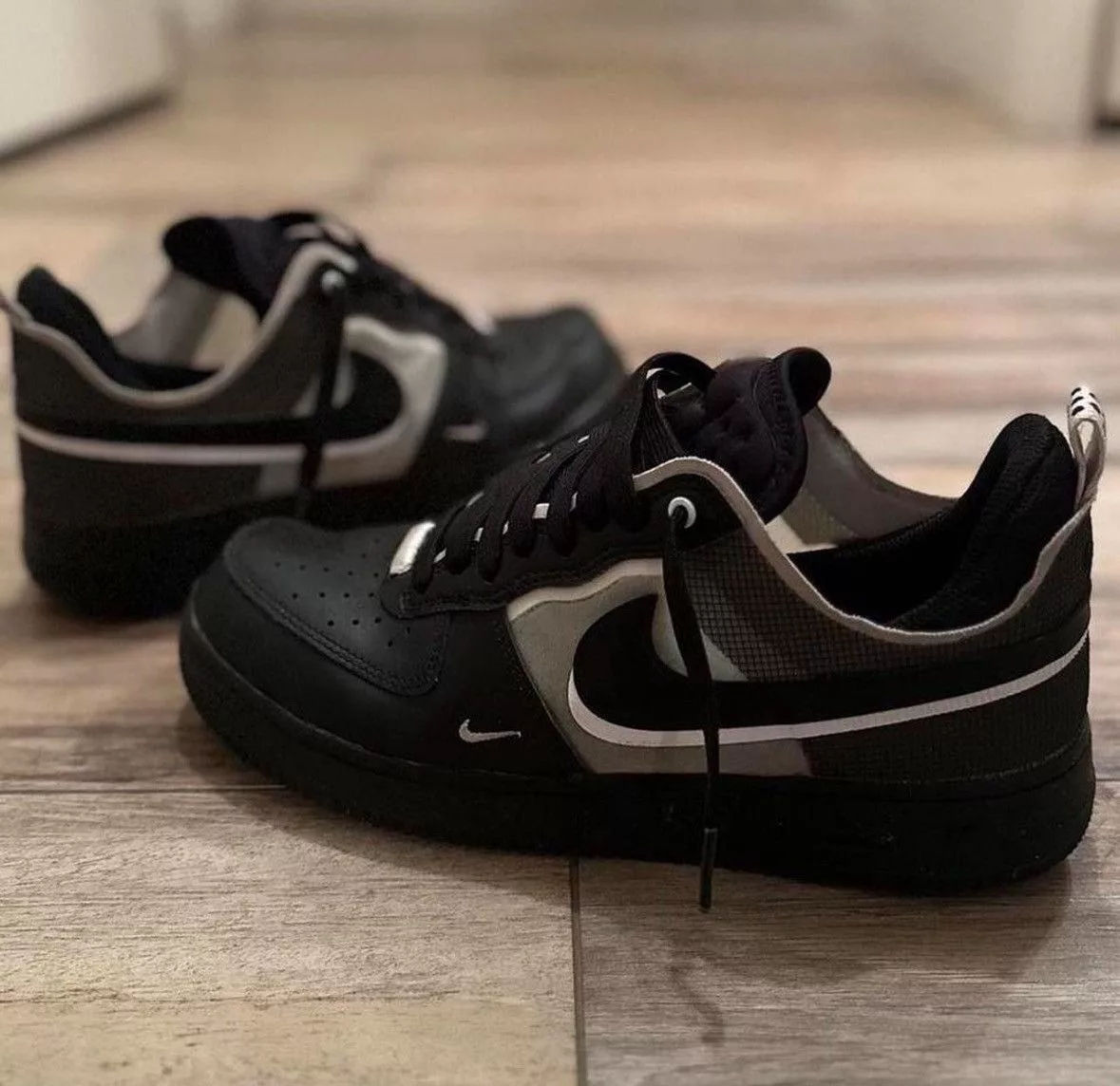 Nike Low Top Sneakers Nike Air Force 1 React Black