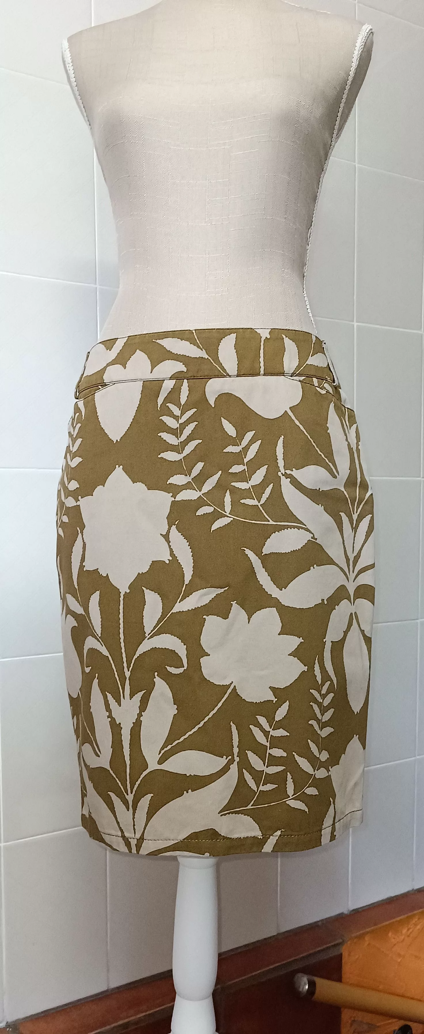 Prada Midi Skirts Prada SS2001 - Midi skirt with floral print, in gabardine fabric Multi Vintage