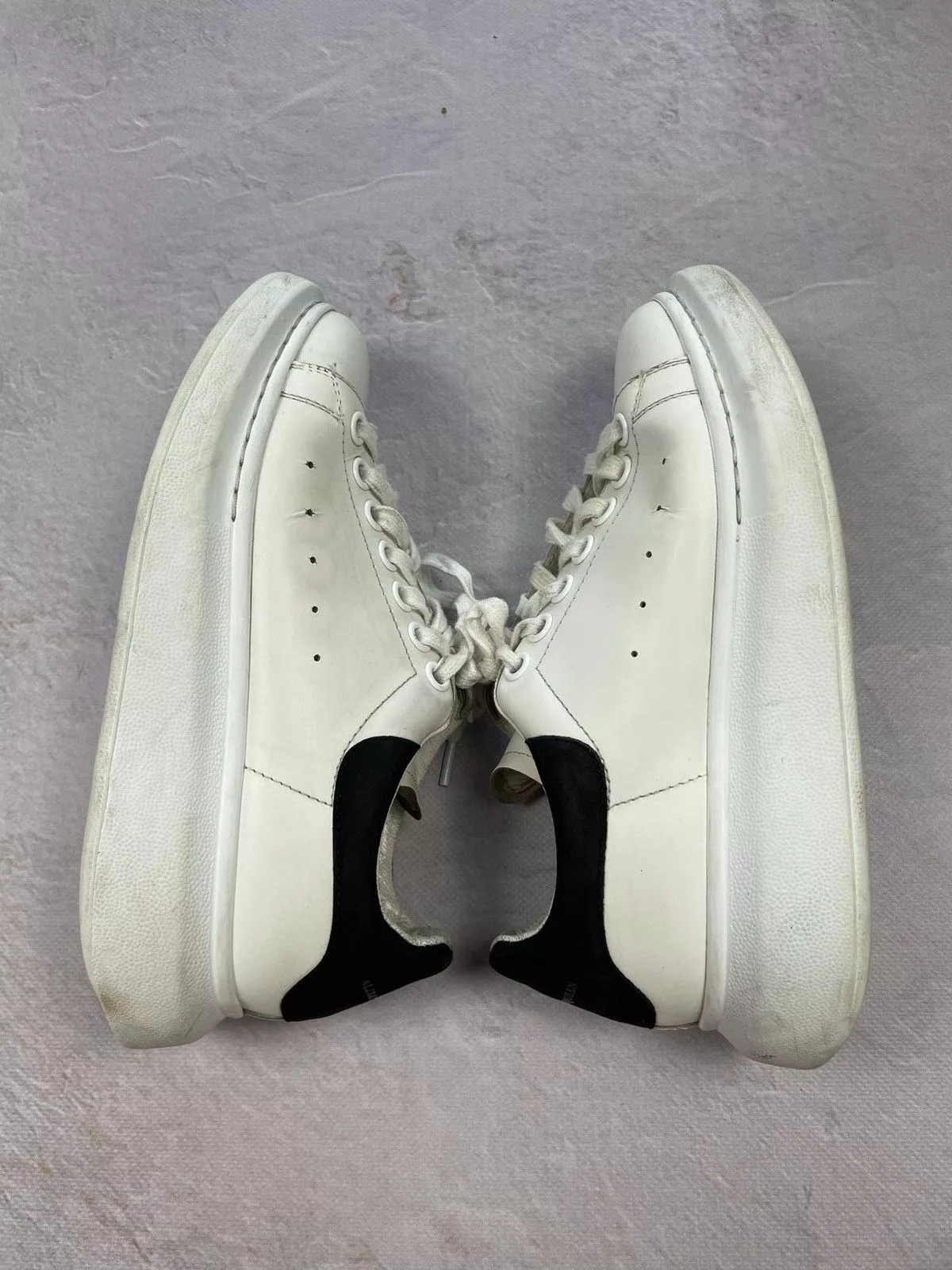 Alexander McQueen Low Top Sneakers Alexander McQueen × Designer Alexander Mcqueen Oversized Sneakers Shoes White