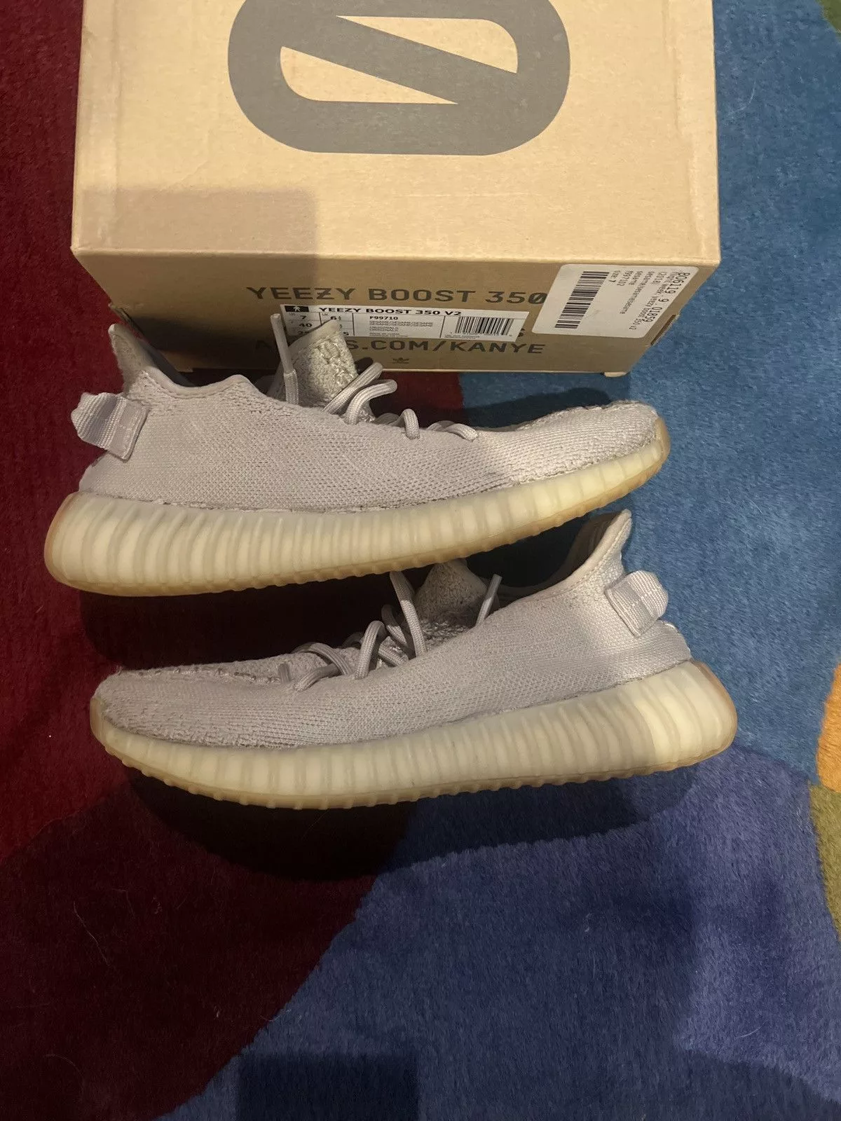 Yeezy Low Top Sneakers Gently used Yeezy Boost 350 V2 Beige