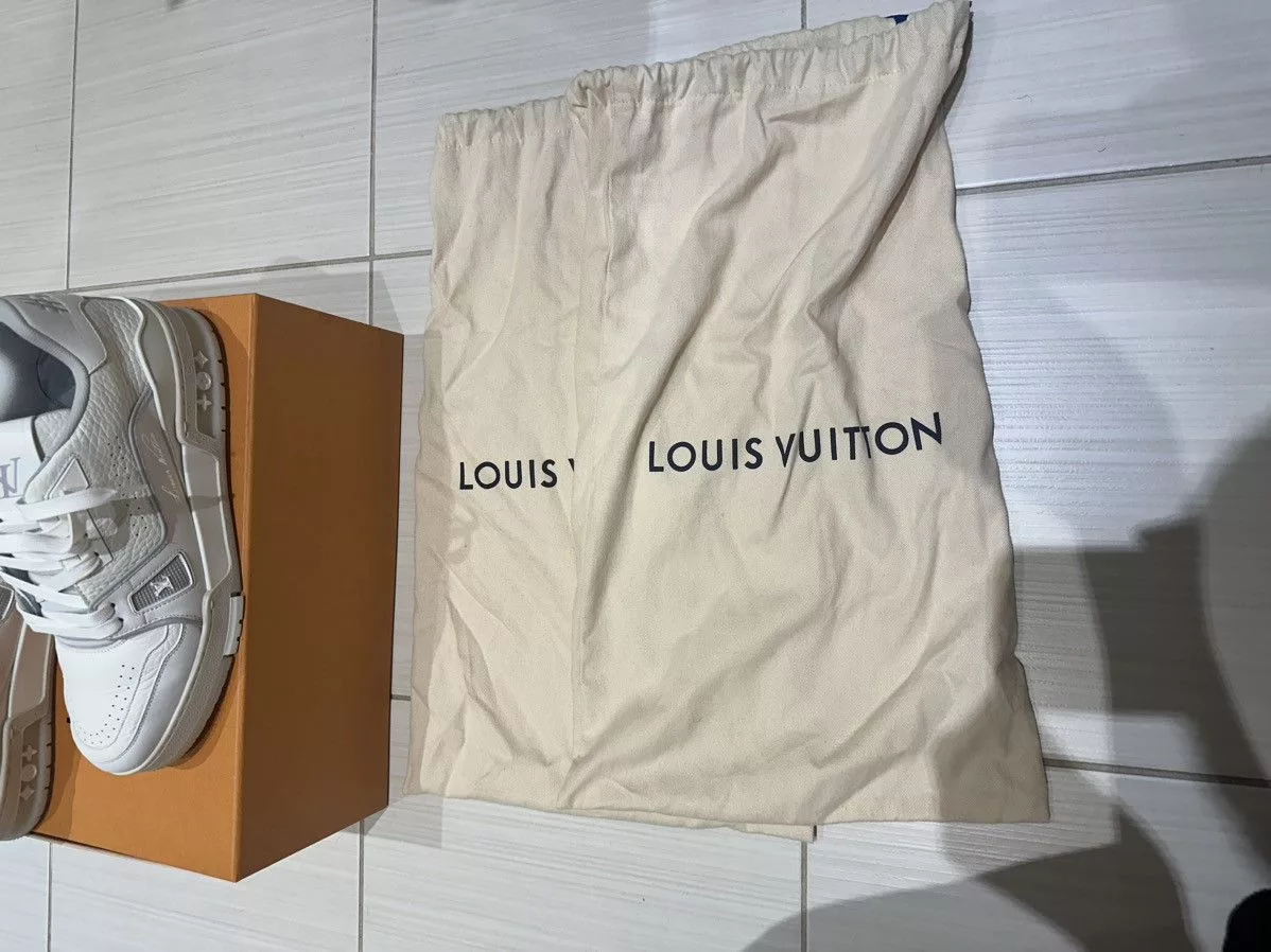 Louis Vuitton Low Top Sneakers Louis Vuitton White & Grey ‘LV Sneaker’