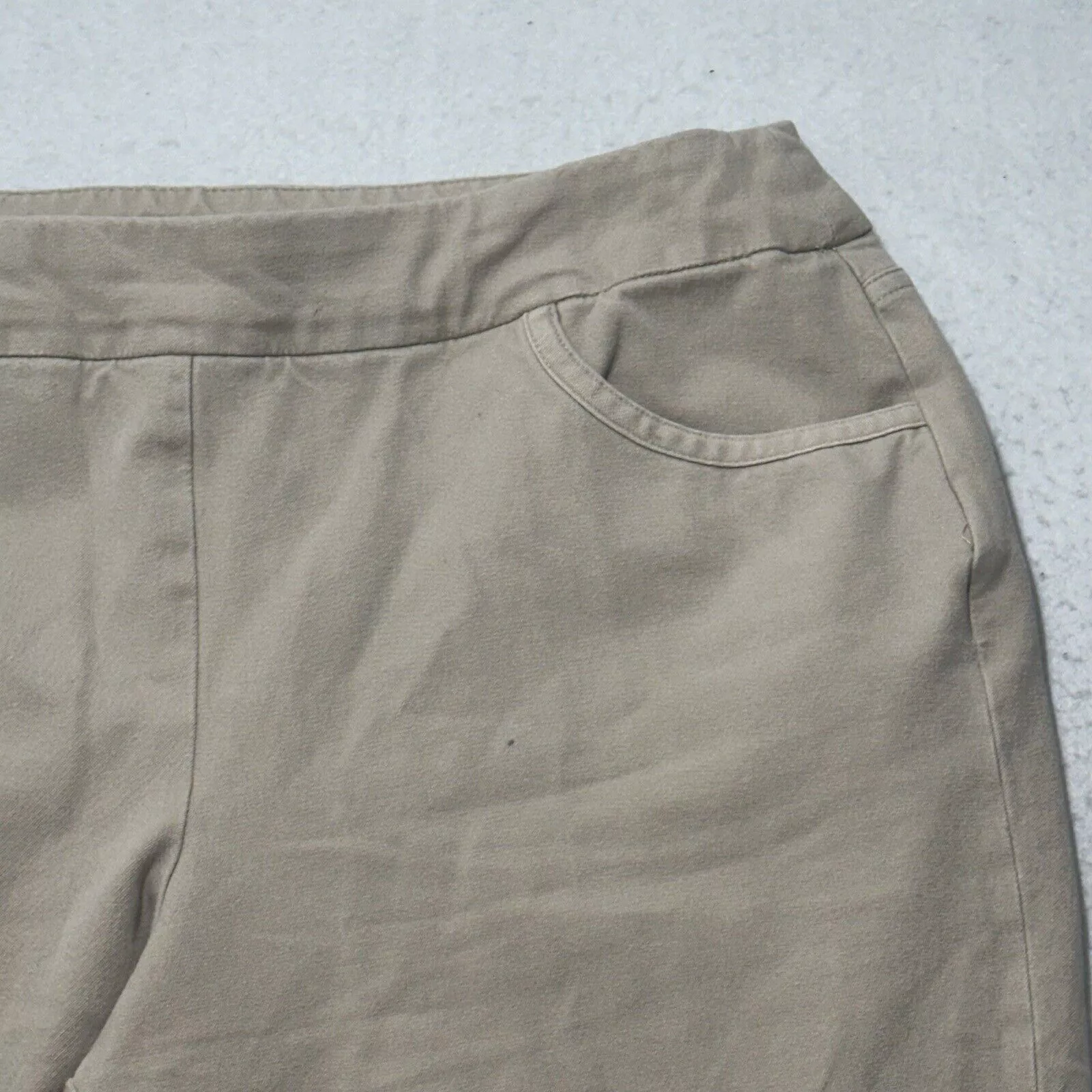 Other Pants Other Soft Surroundings PM Beige Pull On Capri Pants Stretch