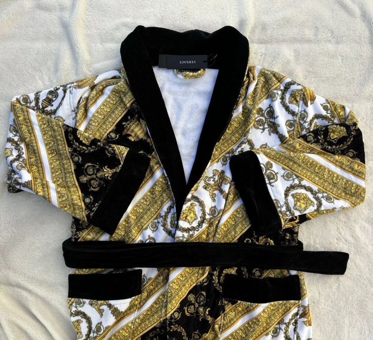 Versace Cloaks Capes Versace Light Gold/Black Baroque Print Robe