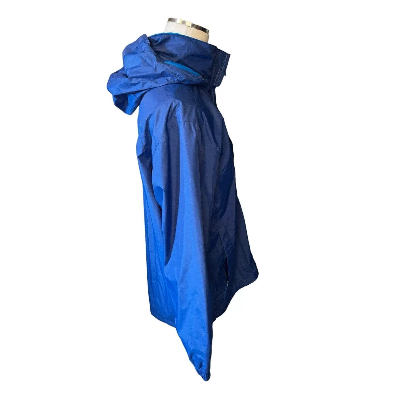The North Face Light Jackets The North Face Full Zip Blue Nylon Shell Mesh Liner Jacket