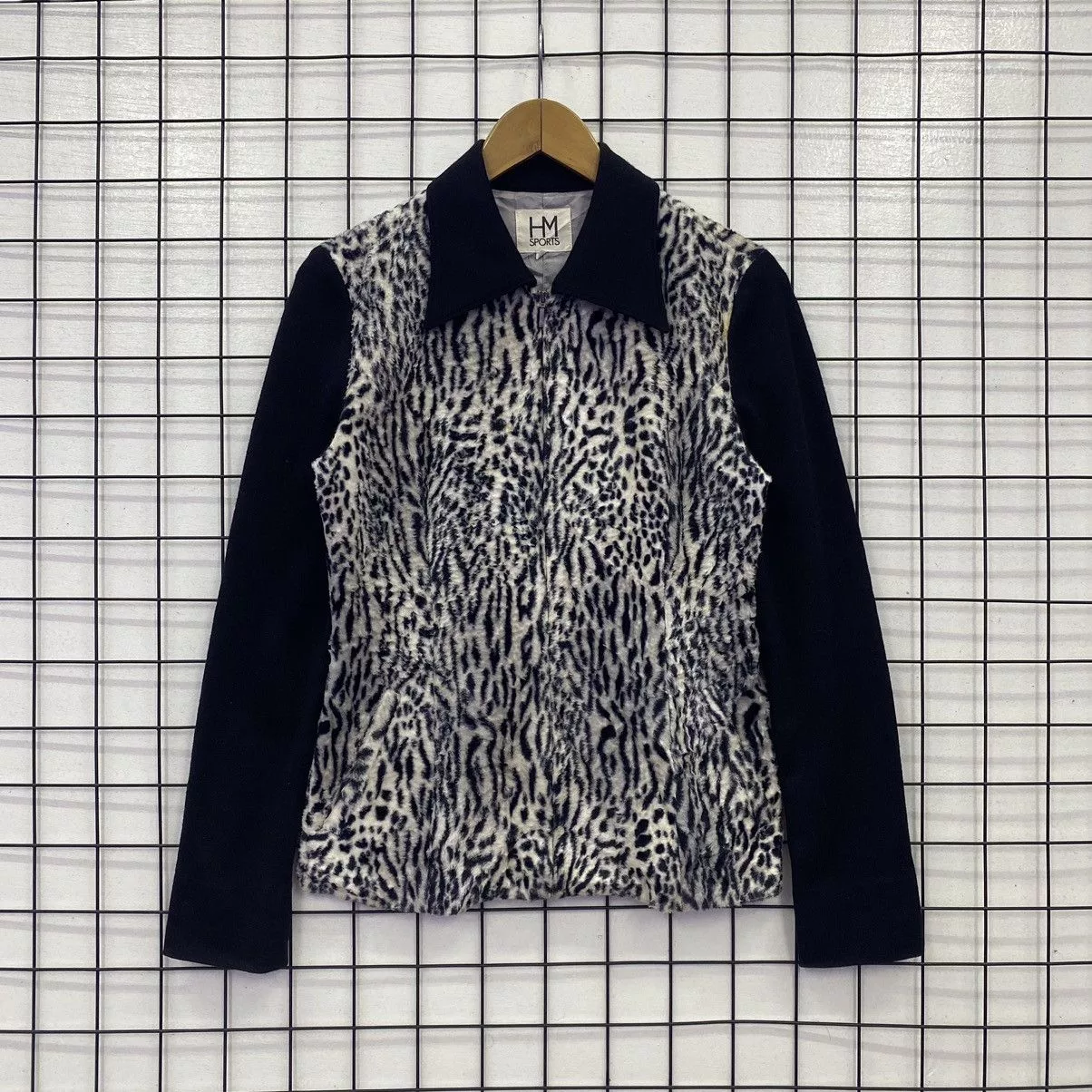 H&M Sweaters H&M HM Sport Animal Print Women Casual Shirt Black Streetwear