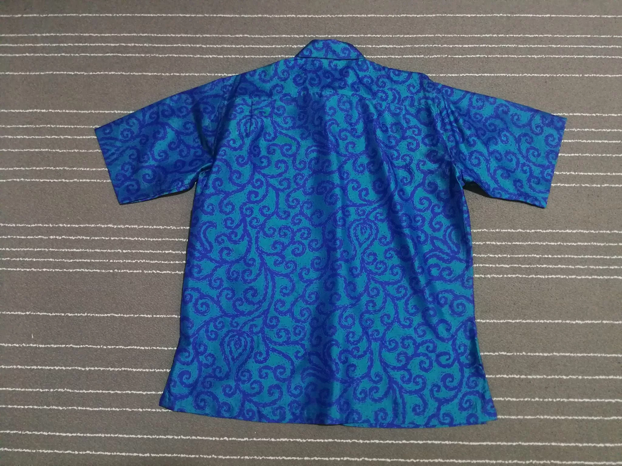 Reyn Spooner Shirts Button Ups RARE Reyn Spooner Thai silk S Multi