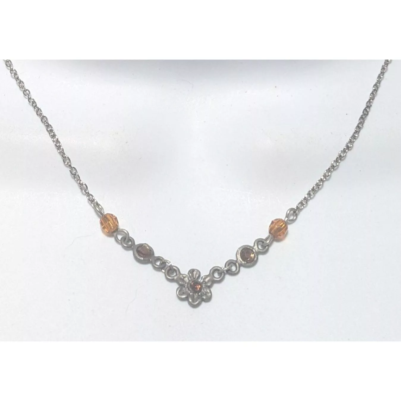 Other Necklaces Other Minimalist Daisy Necklace Silver