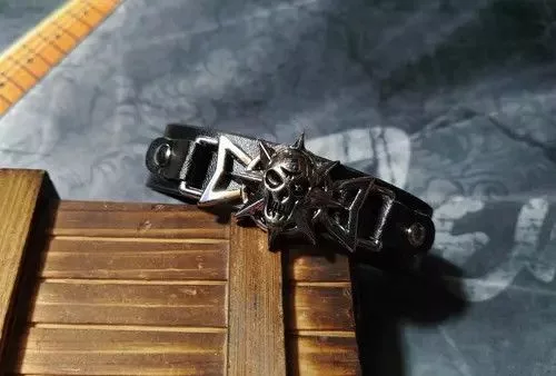 Leather Jewelry Watches Leather Skeleton Skull Star Eye Punk Gothic Bracelet Black