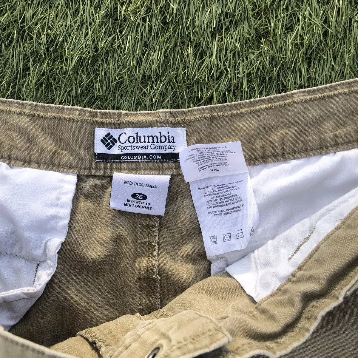 Columbia Shorts Columbia sportswear company cargo hiker shorts White Gorpcore