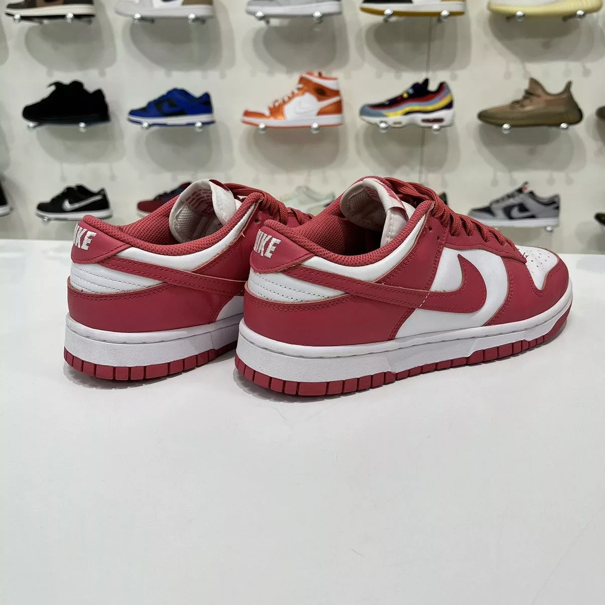 Nike Low Top Sneakers Nike Dunk Low Archeo Pink (W)