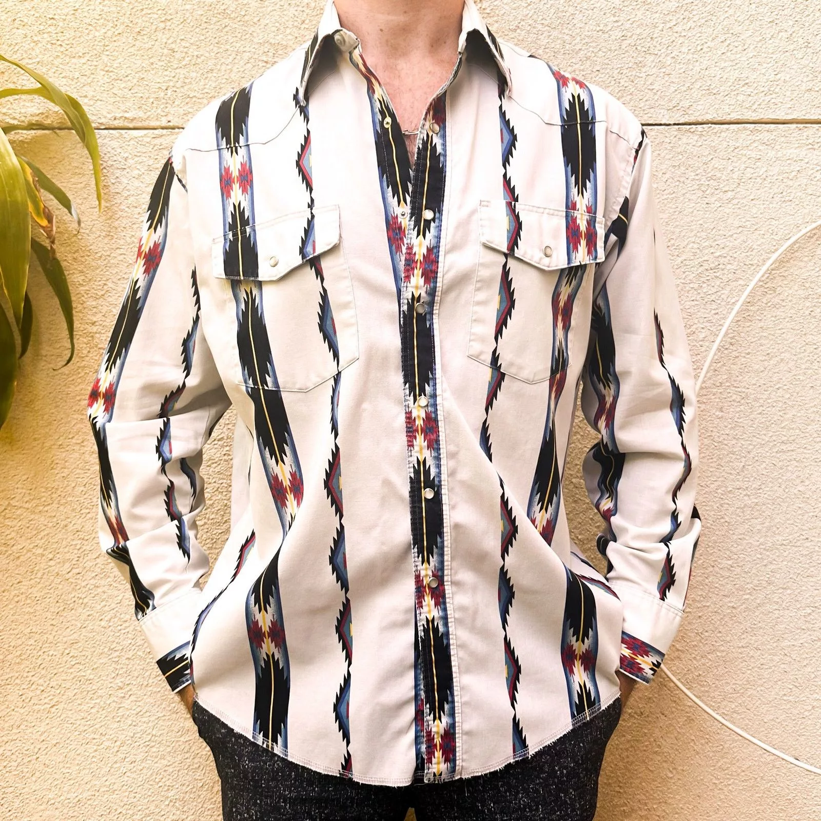 Wrangler Shirts Button Ups VINTAGE WRANGLER 90s White Southwestern Button Up Shirt