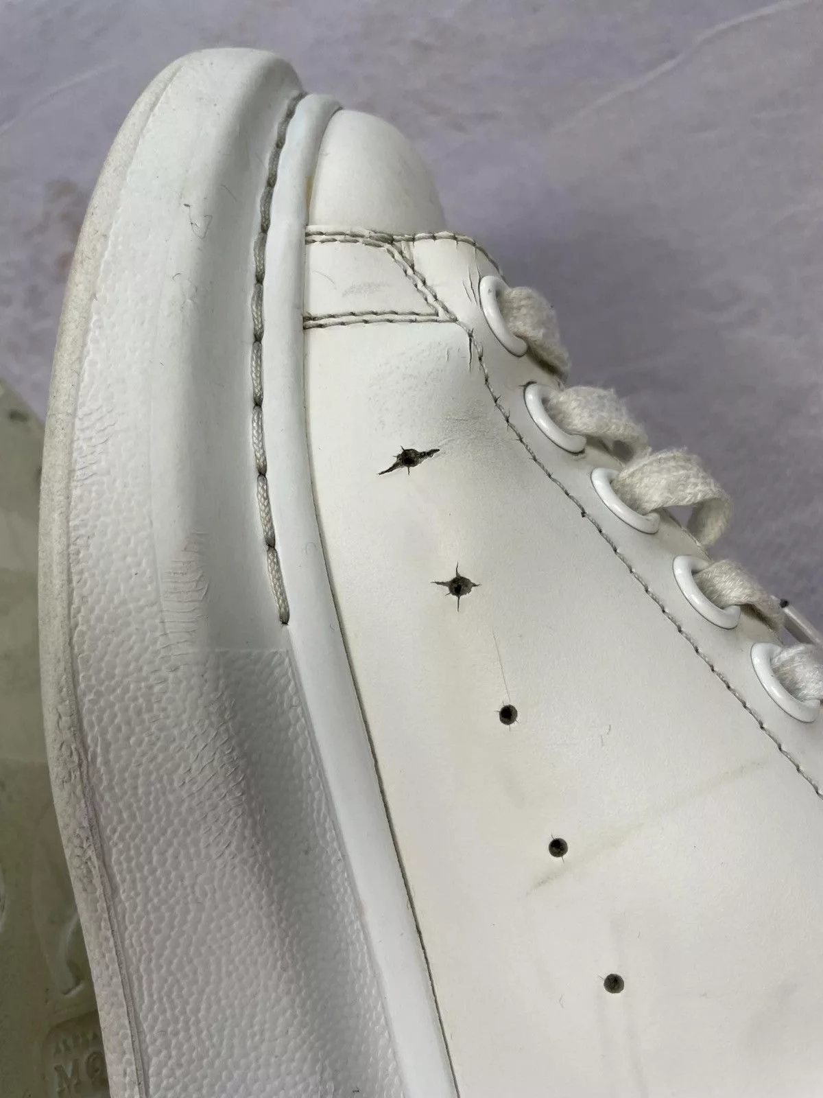 Alexander McQueen Low Top Sneakers Alexander McQueen × Designer Alexander Mcqueen Oversized Sneakers Shoes White