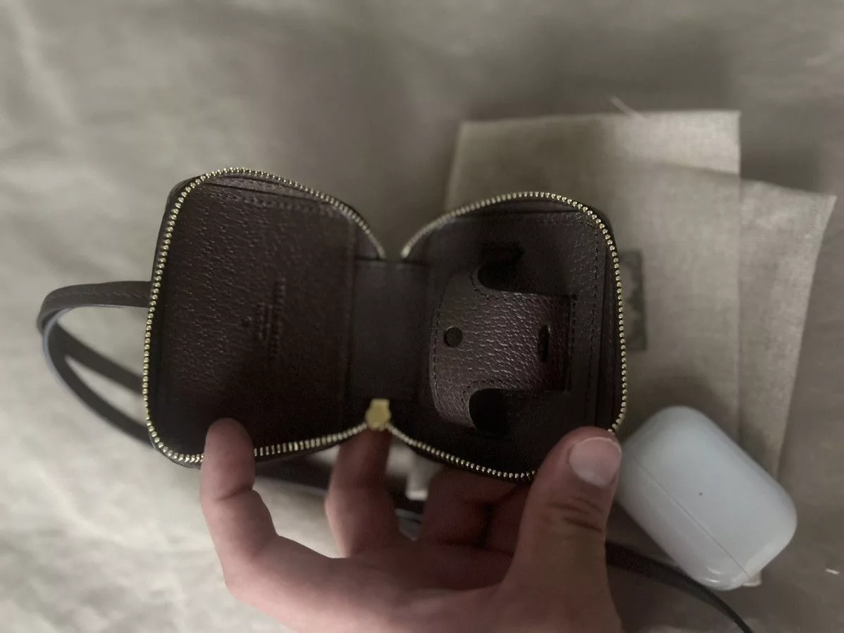 Gucci Miscellaneous Gucci AirPod case/lanyard Brown