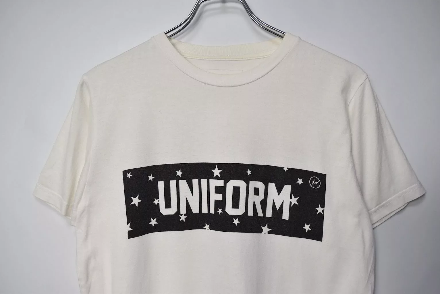 uniform experiment Short Sleeve T Shirts Uniform Experiment/logo graphic t-shirt/24201 - 0543 50 White