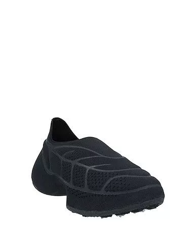 Givenchy Low Top Sneakers Givenchy o1srvl11e0624 Sneaker in Black