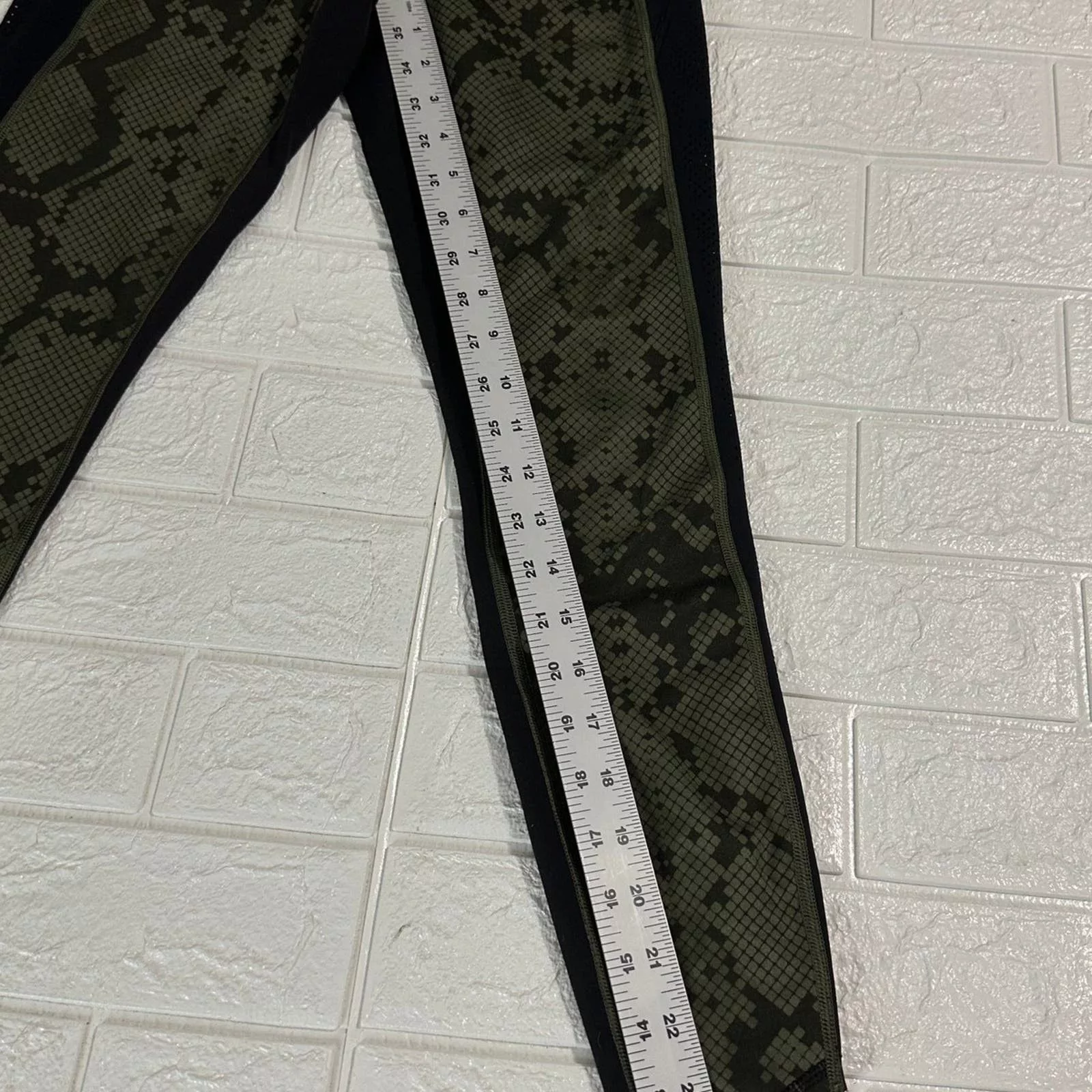 Lululemon Leggings size 4 Green