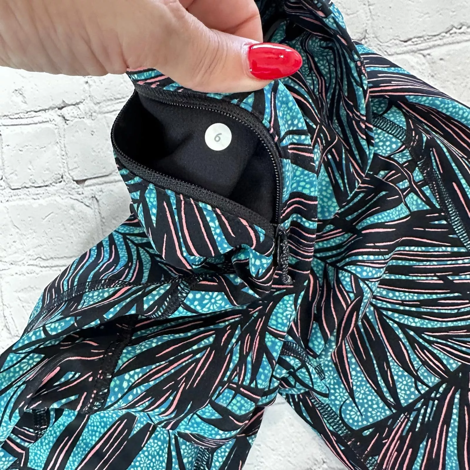 lululemon leggings size 6 Multi