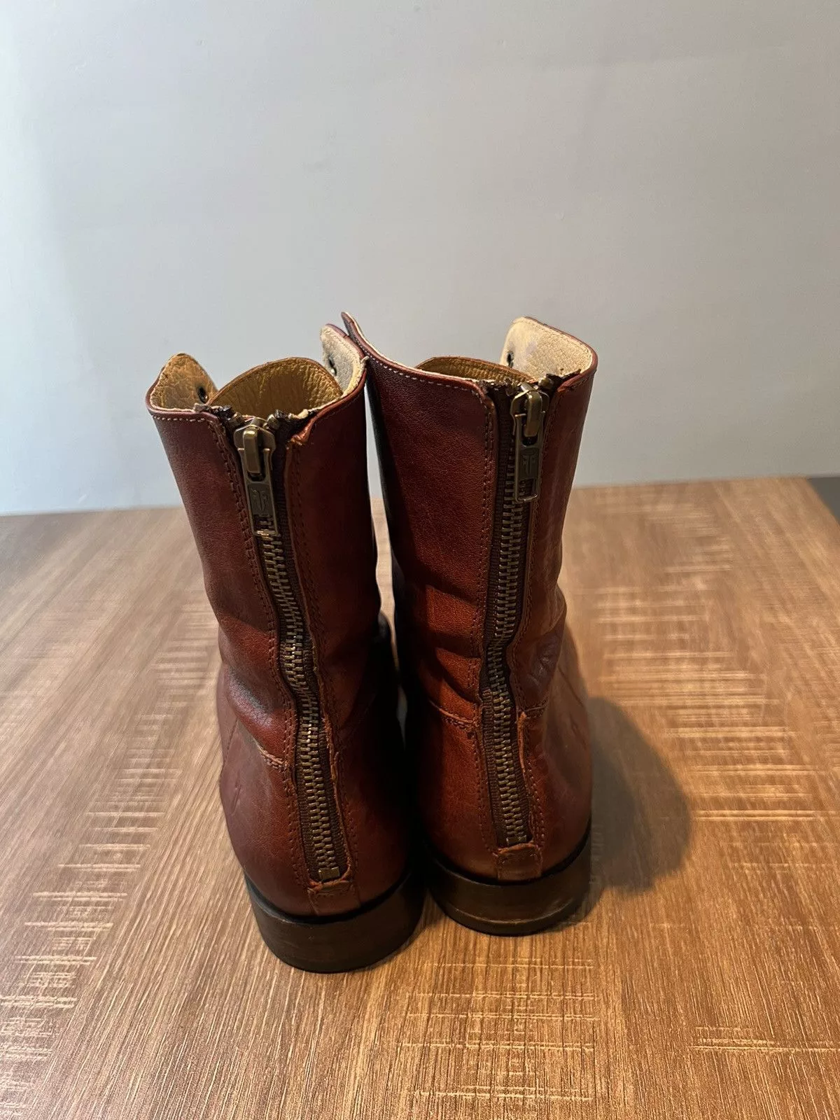 Frye Boots Womens 8 B 3476216 Brown Leather Zip Back