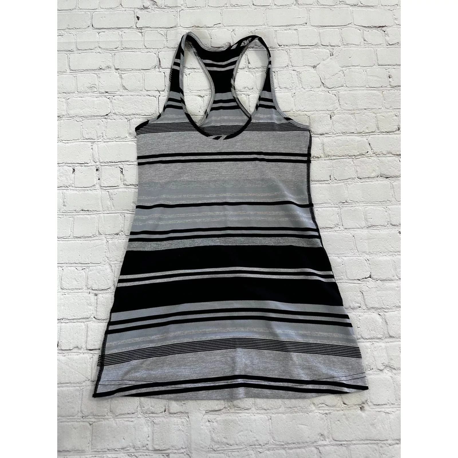 Lululemon Tank Tops Lululemon Tank Top size 8 Gray