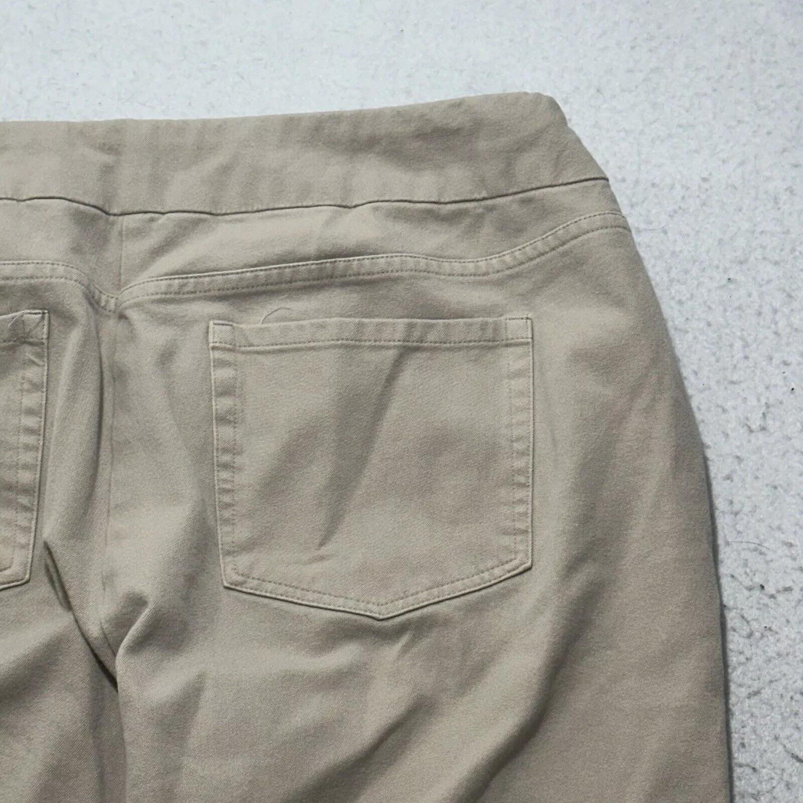 Other Pants Other Soft Surroundings PM Beige Pull On Capri Pants Stretch