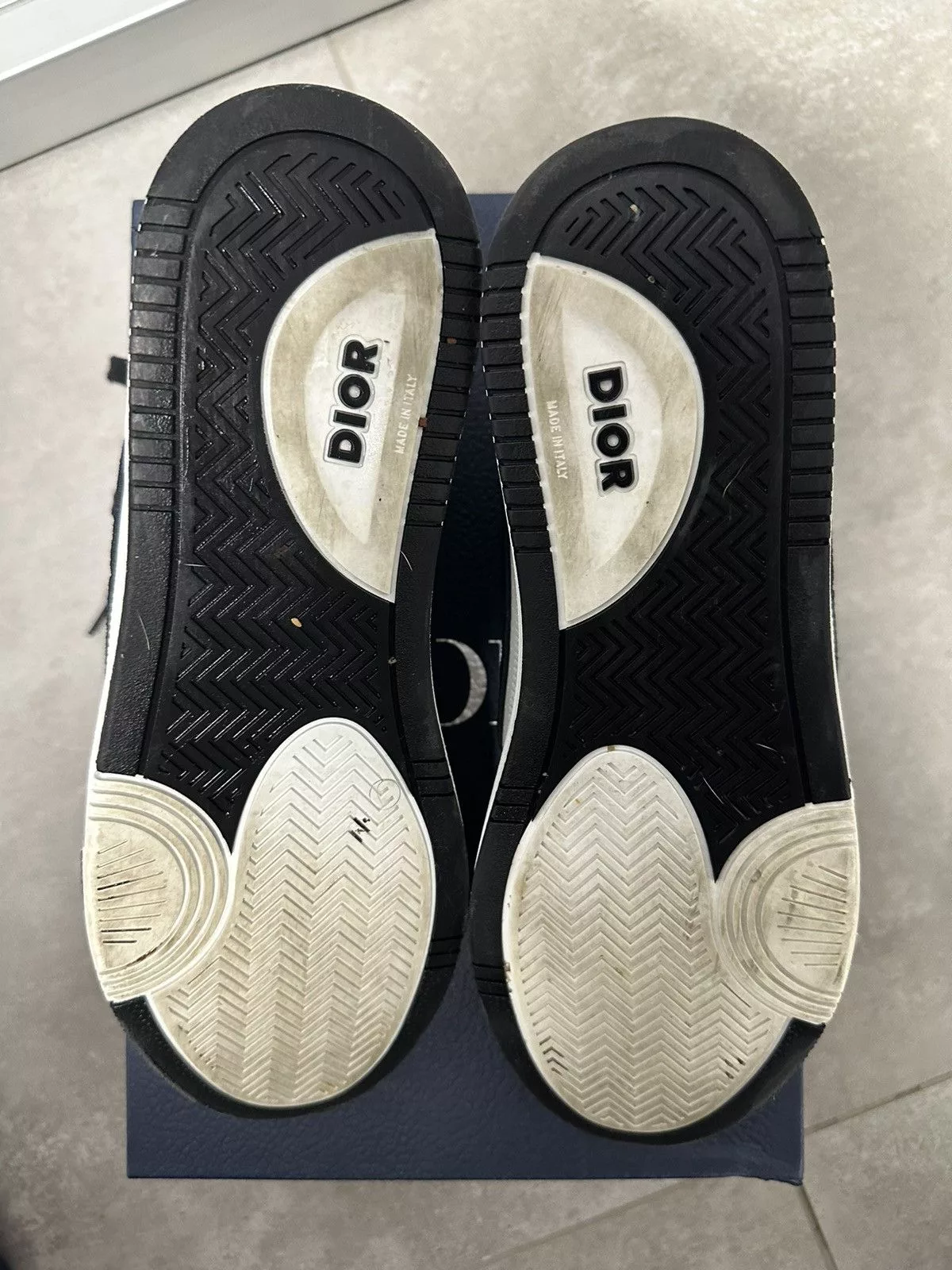 Dior Low Top Sneakers Dior B57 Mid-Top Sneaker - 11.5 US Black
