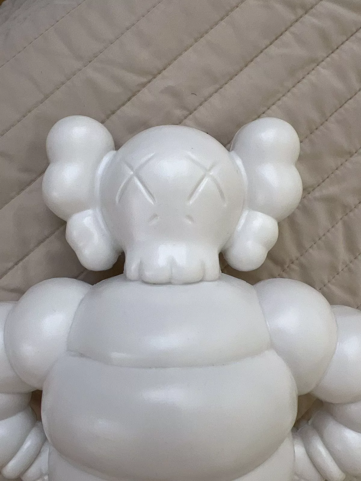 Kaws Miscellaneous Kaws Chum 2002 White
