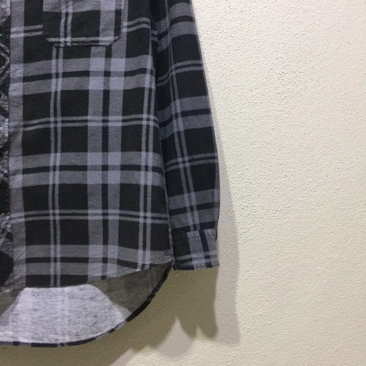 Flannel Shirts Button Ups FLANNEL SINGLE POCKET SIZE L FITS XL Multi