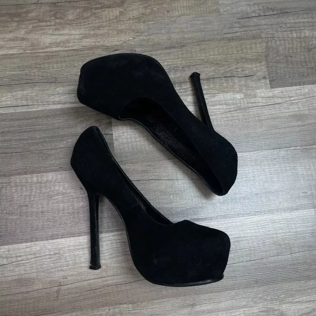 Yves Saint Laurent heels Size: 38 Black