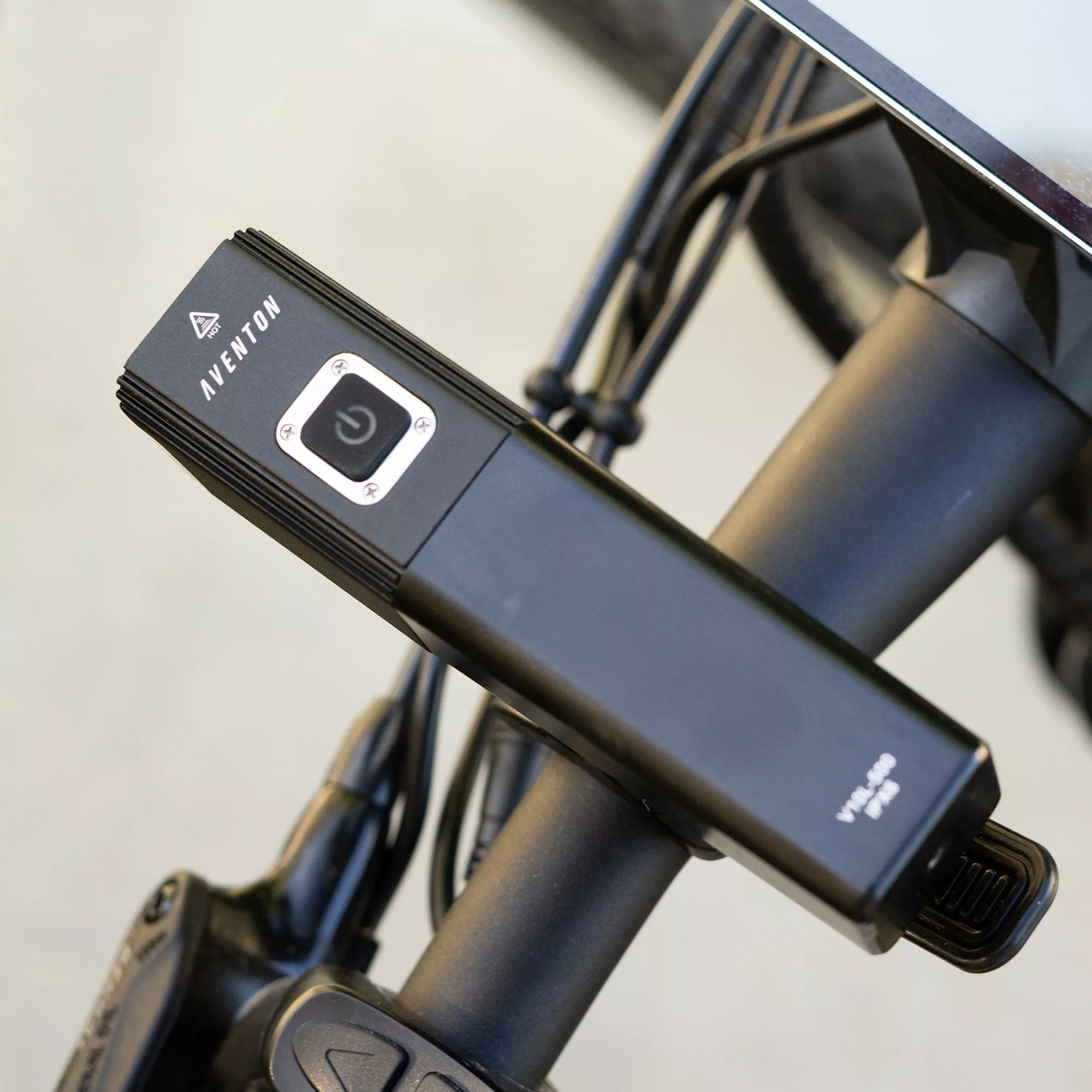 Aventon Head Light V10-500 Top View