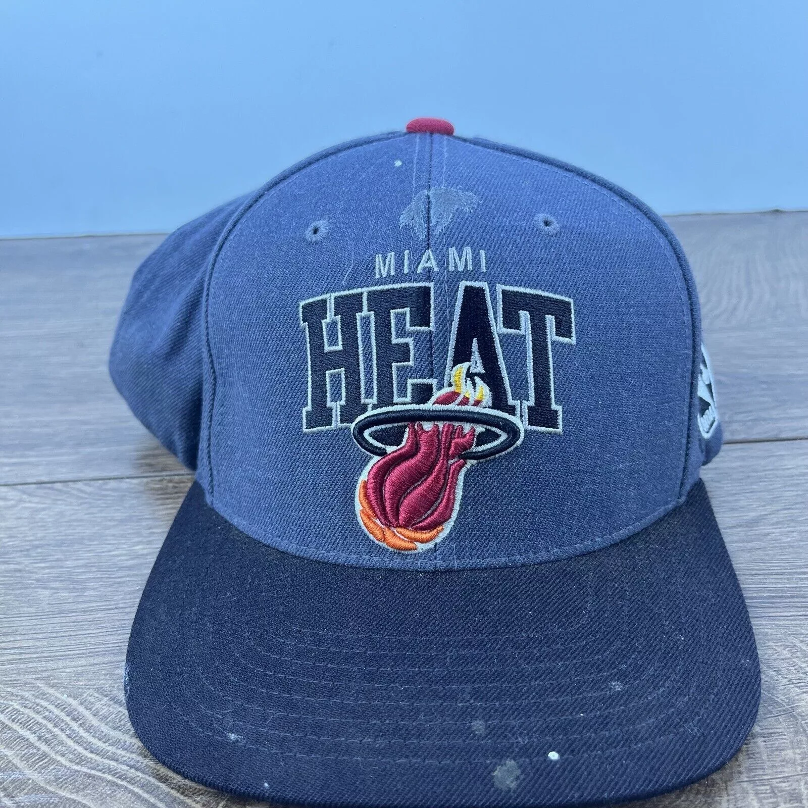 Mitchell & Ness Hats Miami Heat Snapback Hat Mitchell & Ness Gray Cap Adjustable