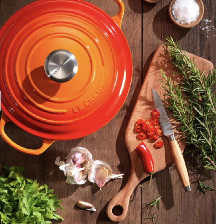 4.5 qt Signature Round Dutch Oven - Flame