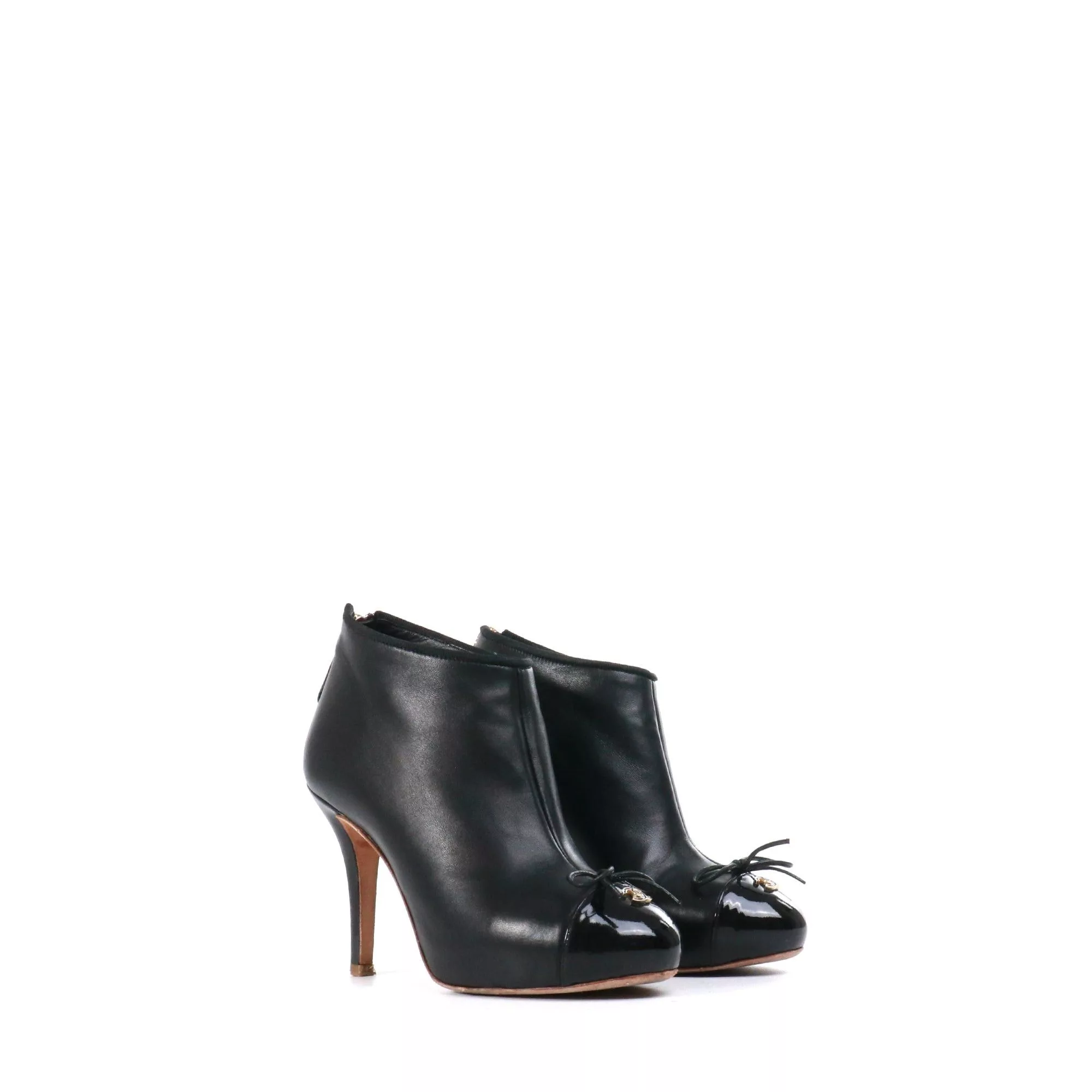 Chanel Heels CHANEL - CC Chanel ankle boots in black lambskin (T34.5) Multi