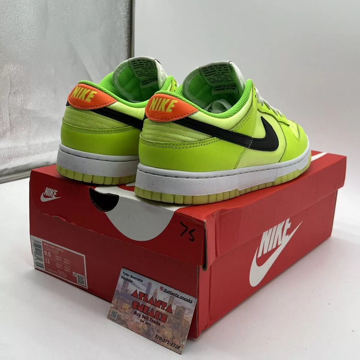 Nike Low Top Sneakers Nike dunk low volt Yellow