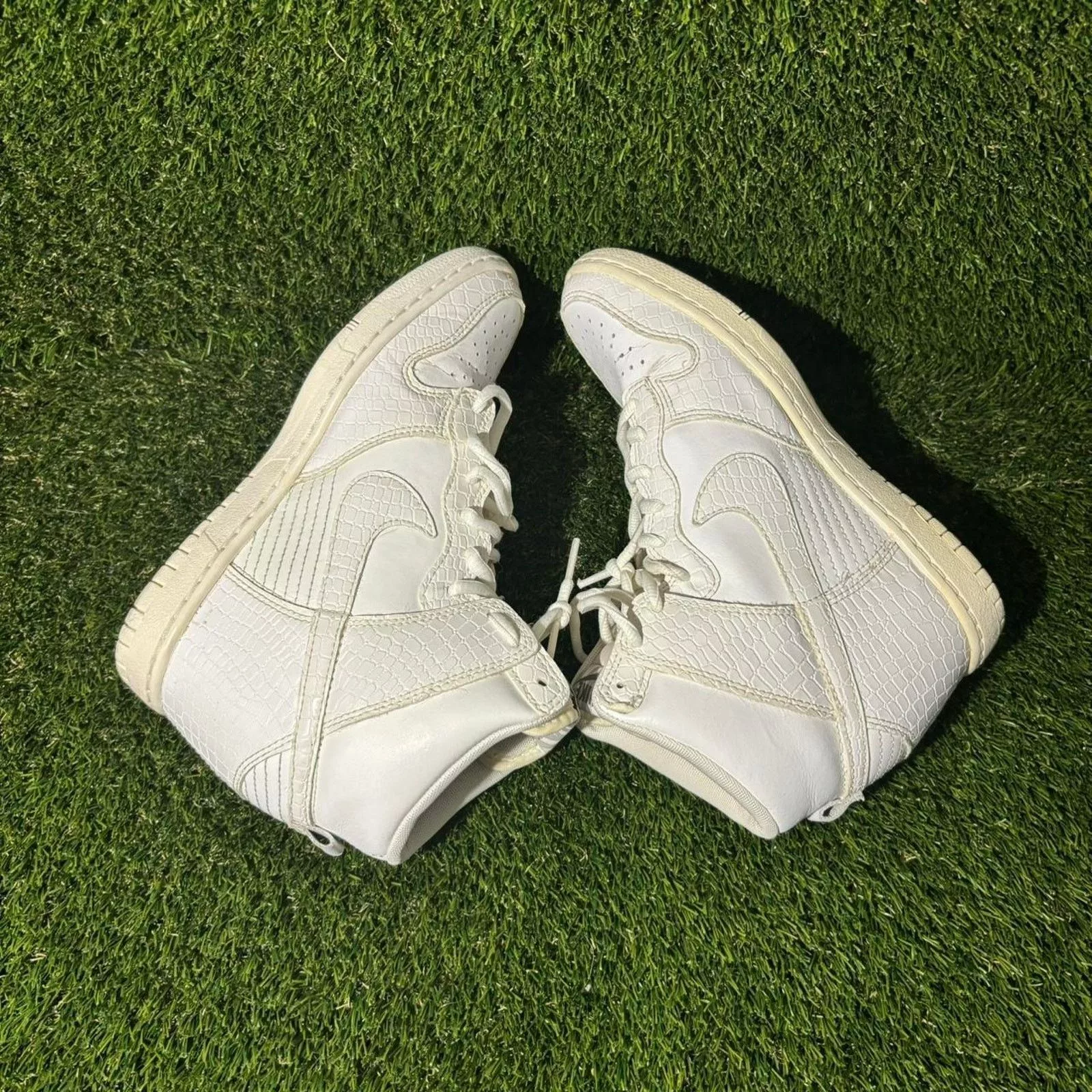 Nike Low Top Sneakers Size 7 - Nike Dunk High White