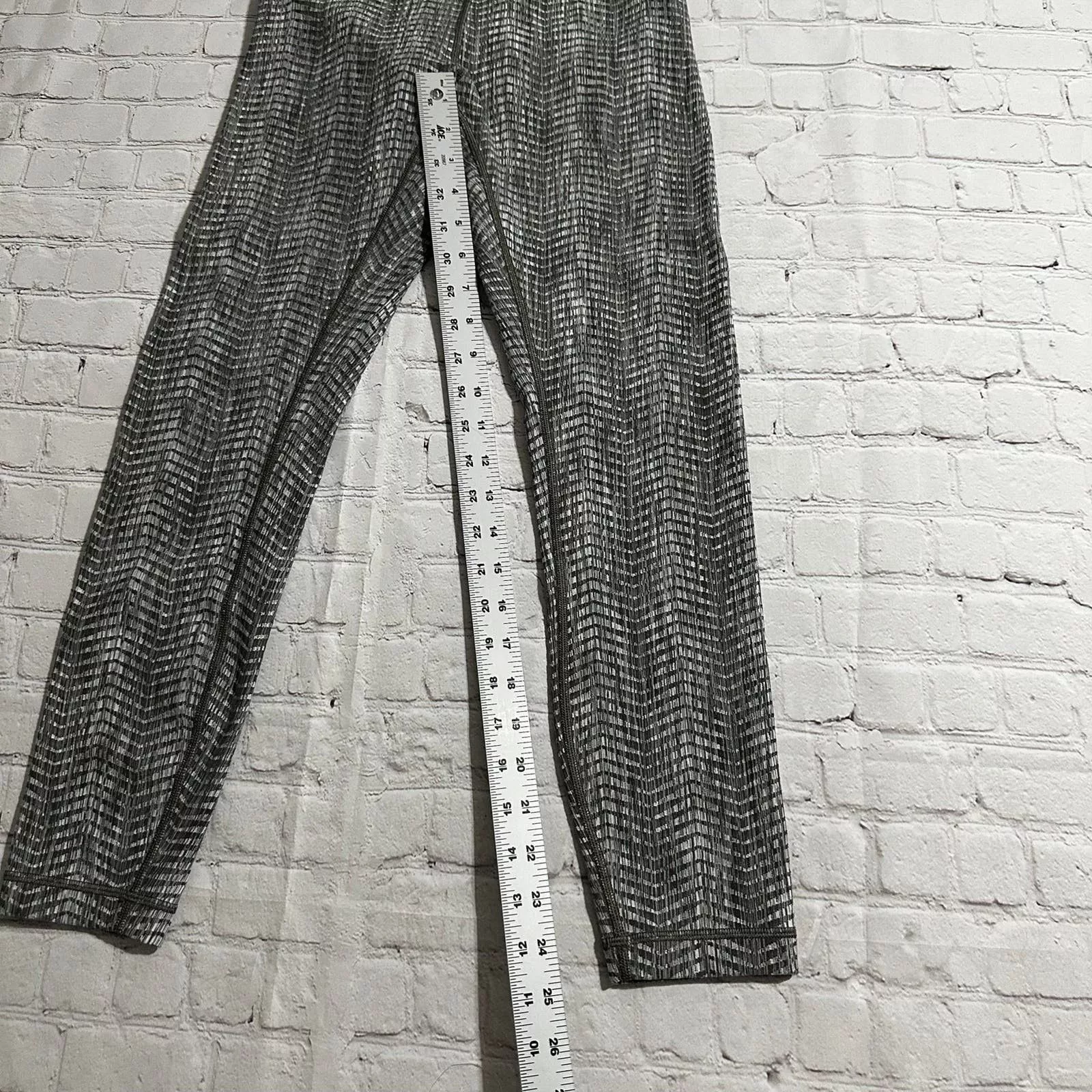 lululemon leggings size 4 Gray